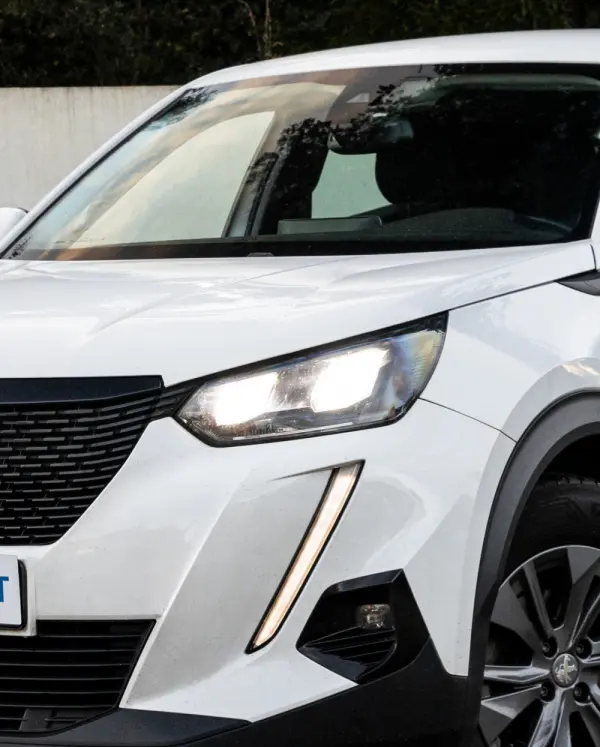 Peugeot 2008 PureTech 130 EAT8 Allure 6