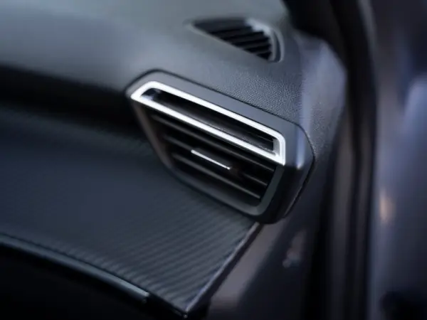 Peugeot e-2008 50 kWh GT Pack 9