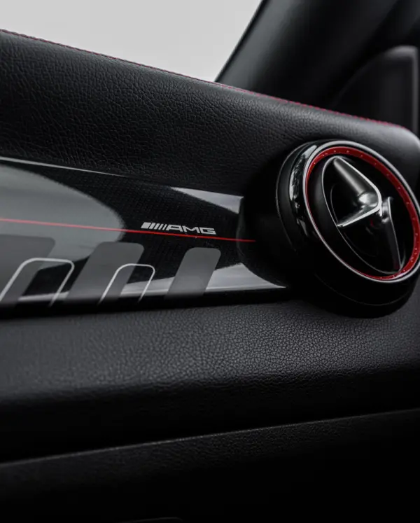 Mercedes-Benz CLA 45 AMG 4-Matic (2016-2018) 17