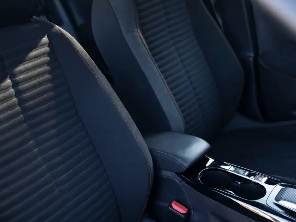 Peugeot e-2008 50 kWh GT Pack 8