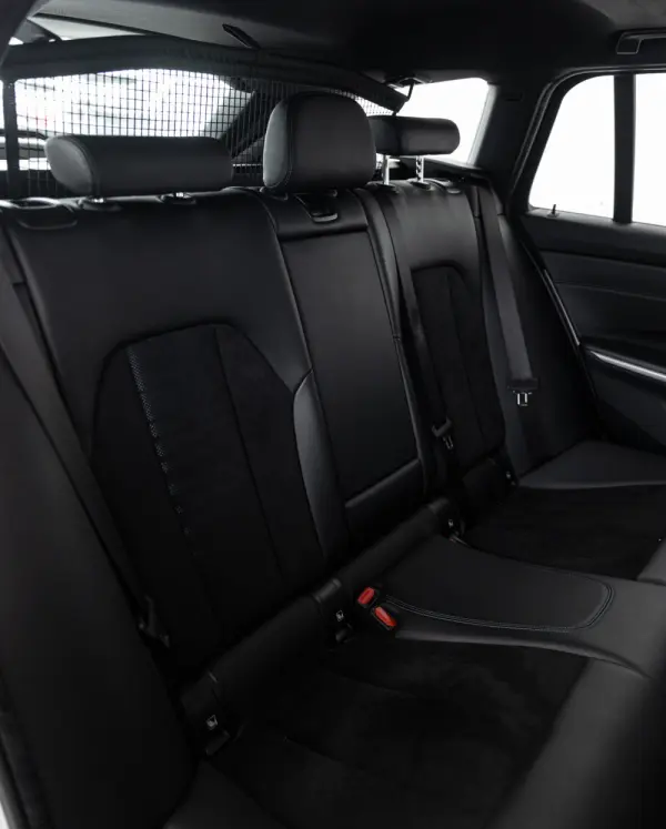 BMW 330 e Pack M Auto 16