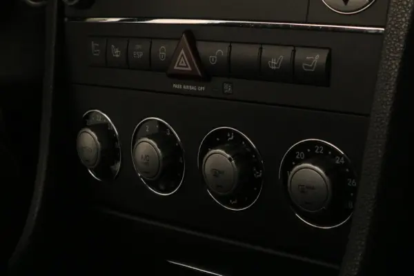 Mercedes-Benz SLK 200 K (2004-2010) 23