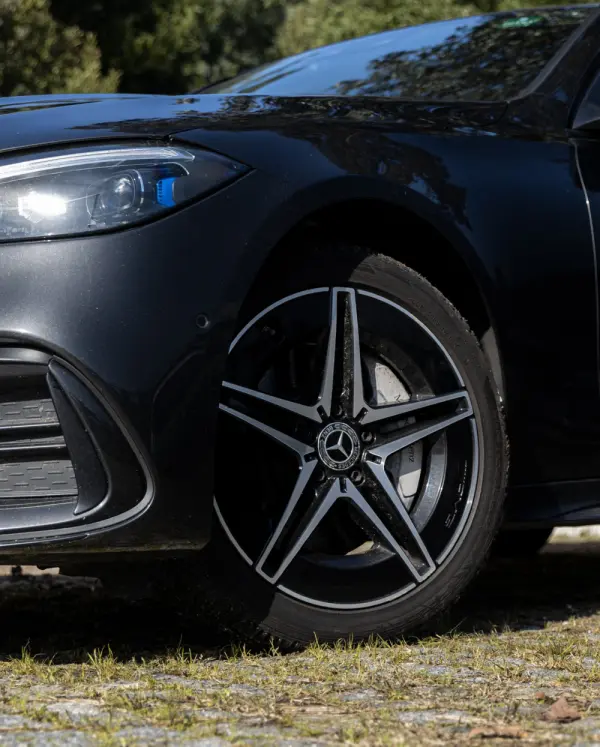 Mercedes-Benz C 300 e Avantgarde 27