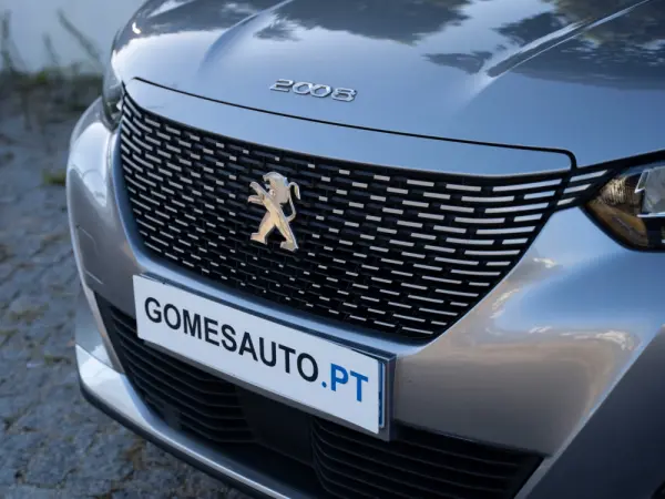 Peugeot e-2008 50 kWh GT Pack 31