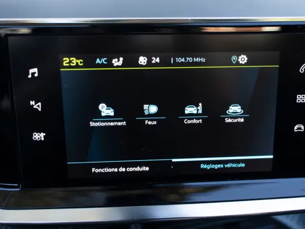 Peugeot e-2008 50 kWh GT Pack 24