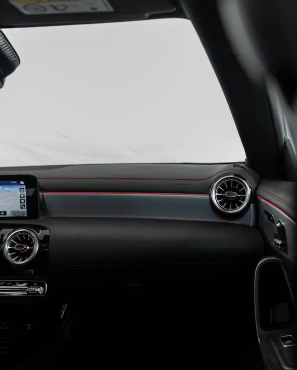 Mercedes-Benz CLA 250 e Shooting Brake AMG Line 24