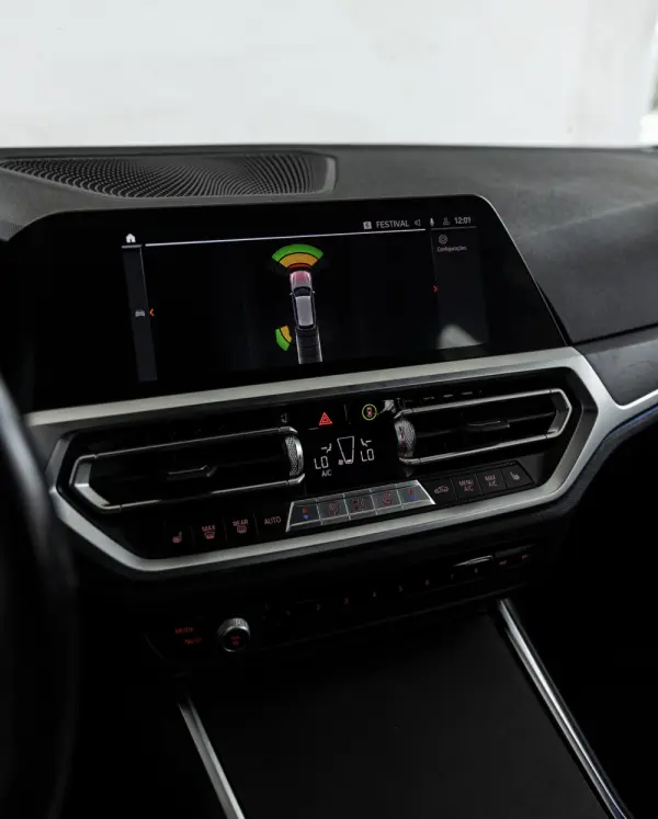 BMW 330 e Pack M Auto 21