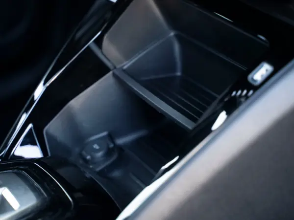 Peugeot e-2008 50 kWh GT Pack 10