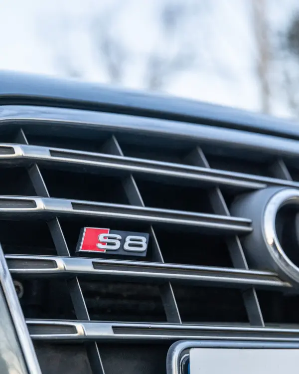 Audi S8 Standard 6