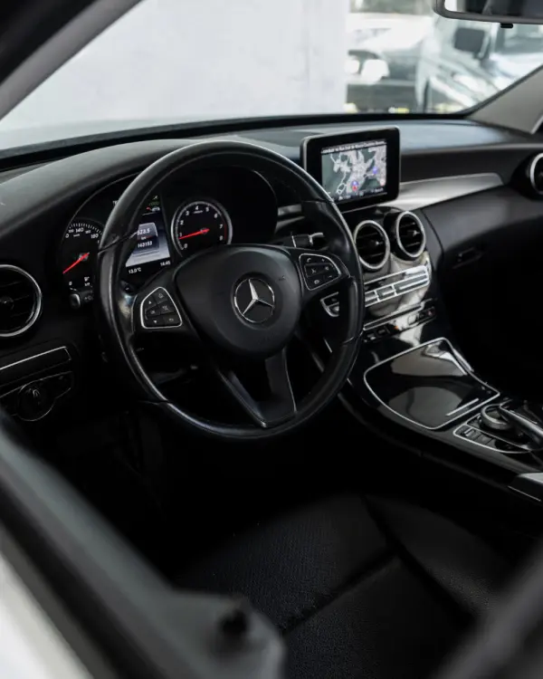 Mercedes-Benz C 350 12