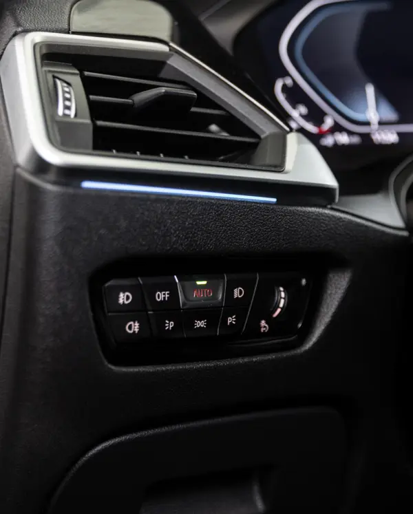 BMW 330 e Pack M Auto 6