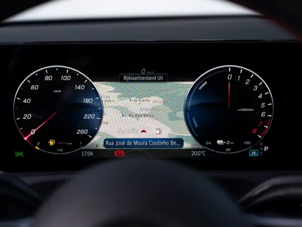 Mercedes-Benz CLA 250 e Shooting Brake AMG Line 14