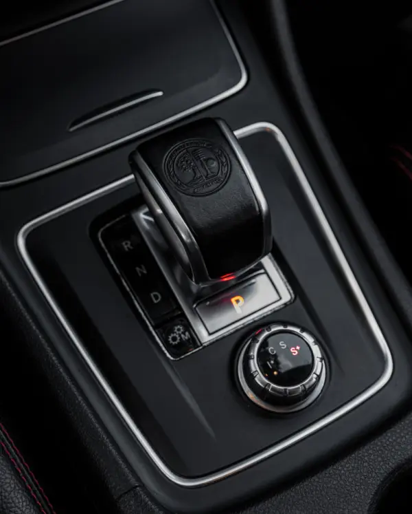 Mercedes-Benz CLA 45 AMG 4-Matic (2016-2018) 23