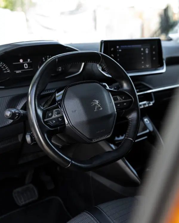 Peugeot 2008 1.2 PureTech Style EAT6 11