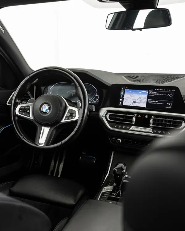 BMW 330 e Pack M Auto 10