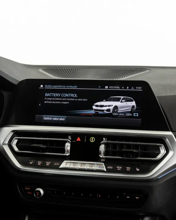 BMW 330 e Pack M Auto 12