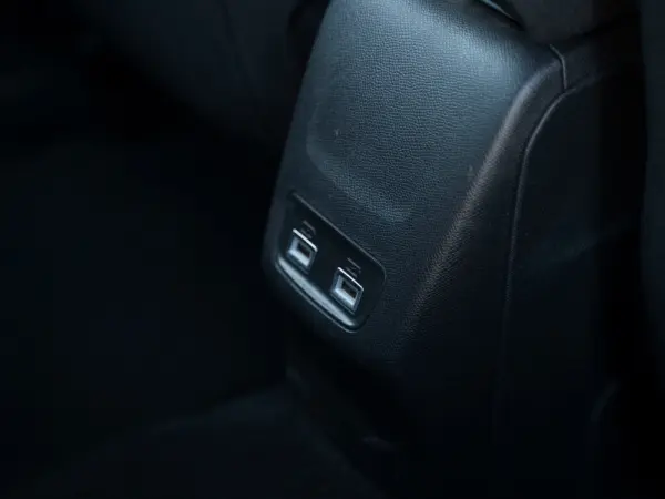 Peugeot e-2008 50 kWh GT Pack 14