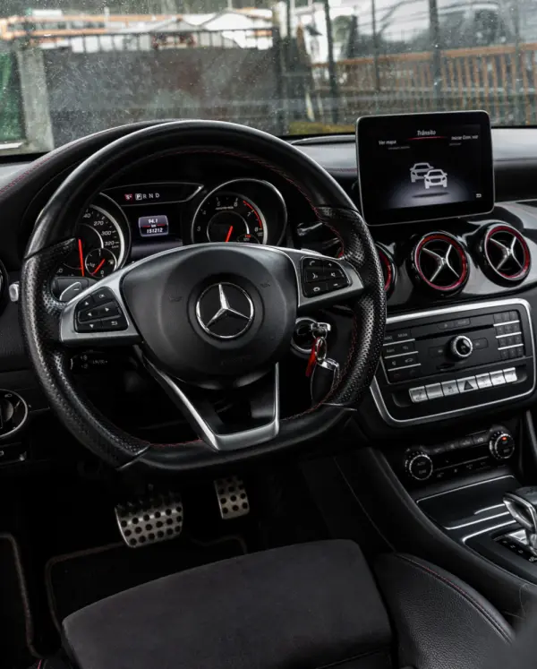 Mercedes-Benz CLA 45 AMG 4-Matic (2016-2018) 25