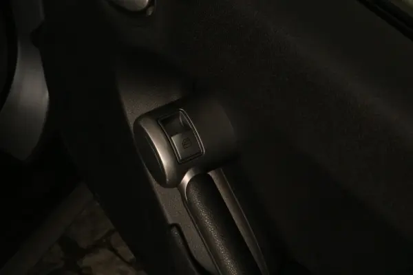 Mercedes-Benz SLK 200 K (2004-2010) 34