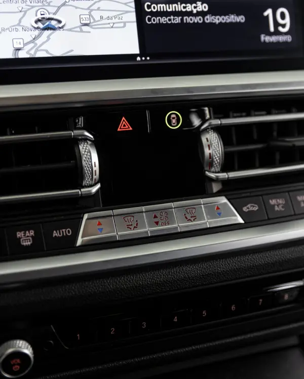 BMW 330 e Pack M Auto 9