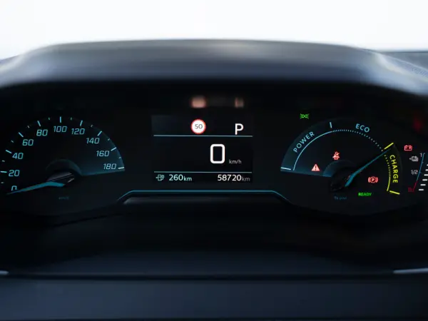 Peugeot e-2008 50 kWh GT Pack 21