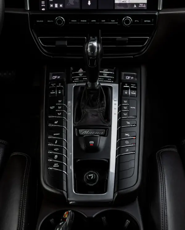 Porsche Macan Spirit (2019-2019) 24