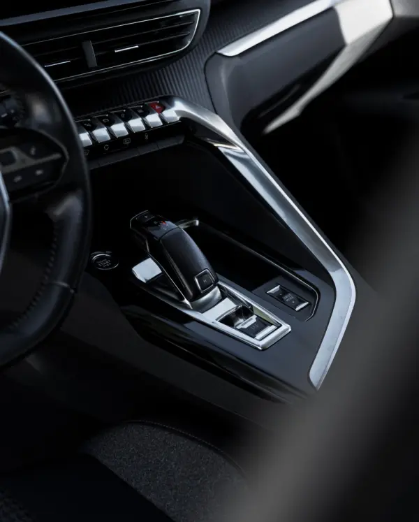 Peugeot 2008 1.2 PureTech Allure EAT8 18