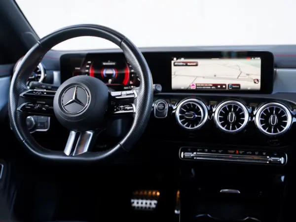 Mercedes-Benz CLA 250 e Shooting Brake AMG Line 30