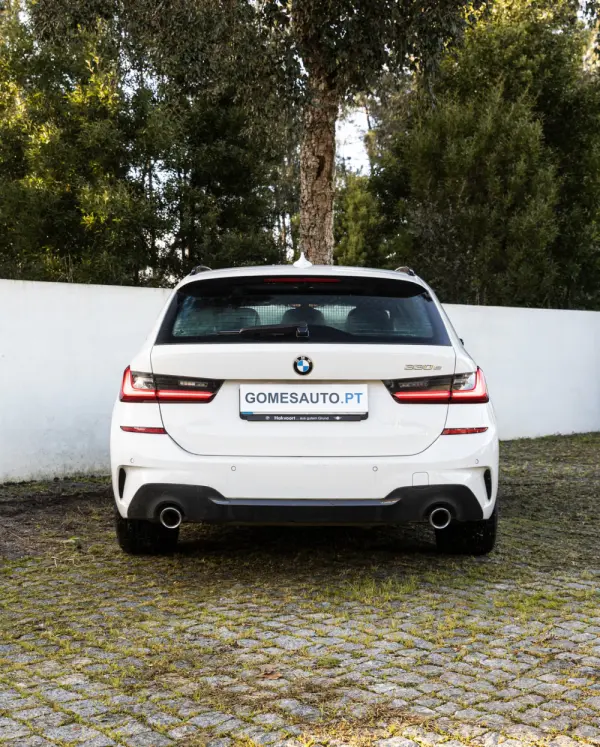 BMW 330 e Pack M Auto 4