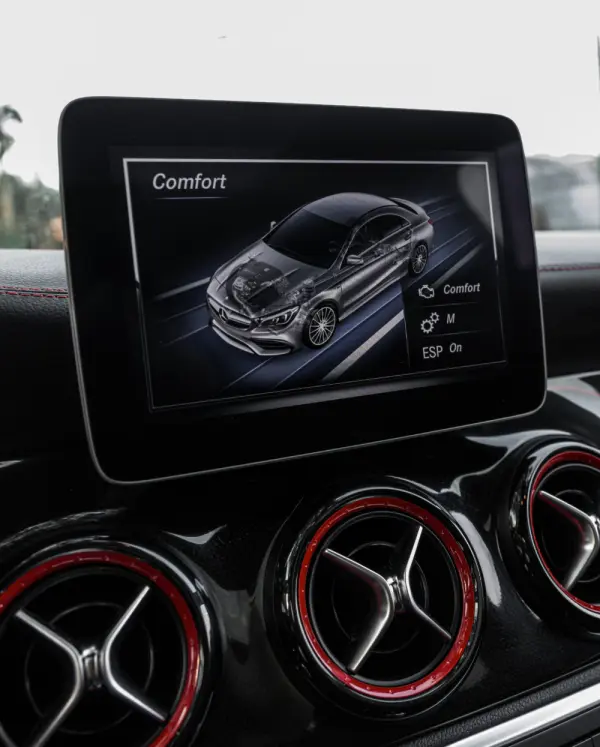 Mercedes-Benz CLA 45 AMG 4-Matic (2016-2018) 15