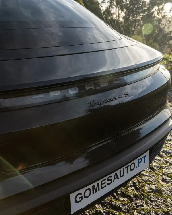 Porsche Taycan 4S 6