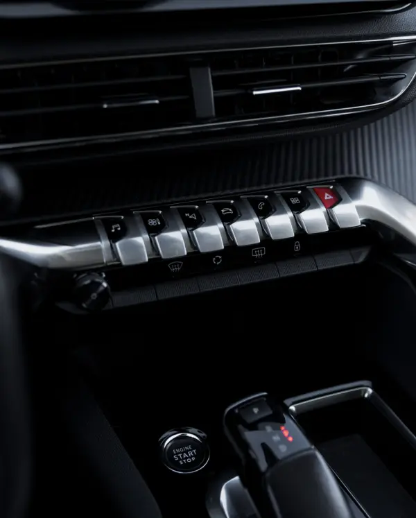 Peugeot 2008 1.2 PureTech Allure EAT8 14