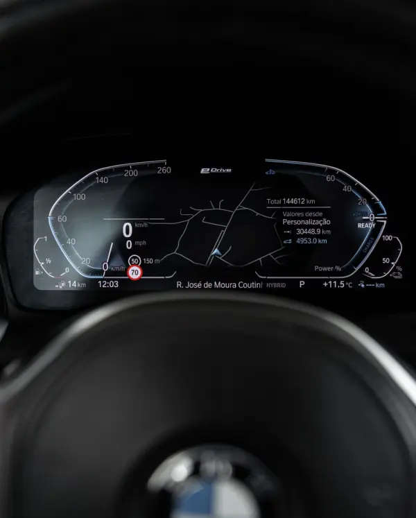 BMW 330 e Pack M Auto 23