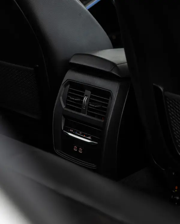 BMW 330 e Pack M Auto 15