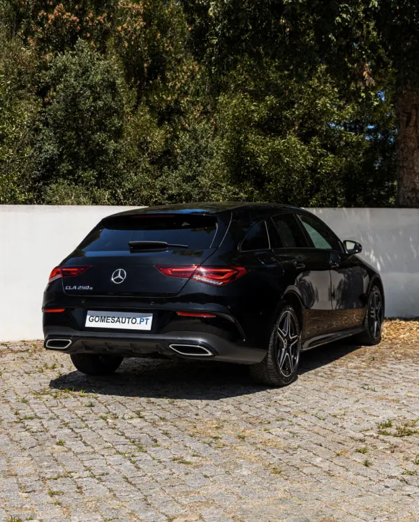 Mercedes-Benz CLA 250 e Shooting Brake AMG Line 4