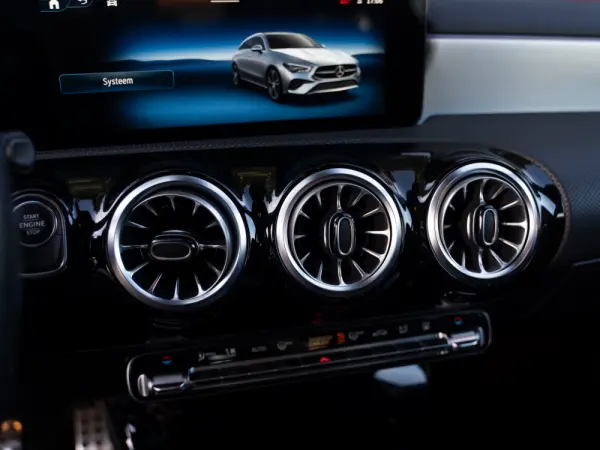 Mercedes-Benz CLA 250 e Shooting Brake AMG Line 17