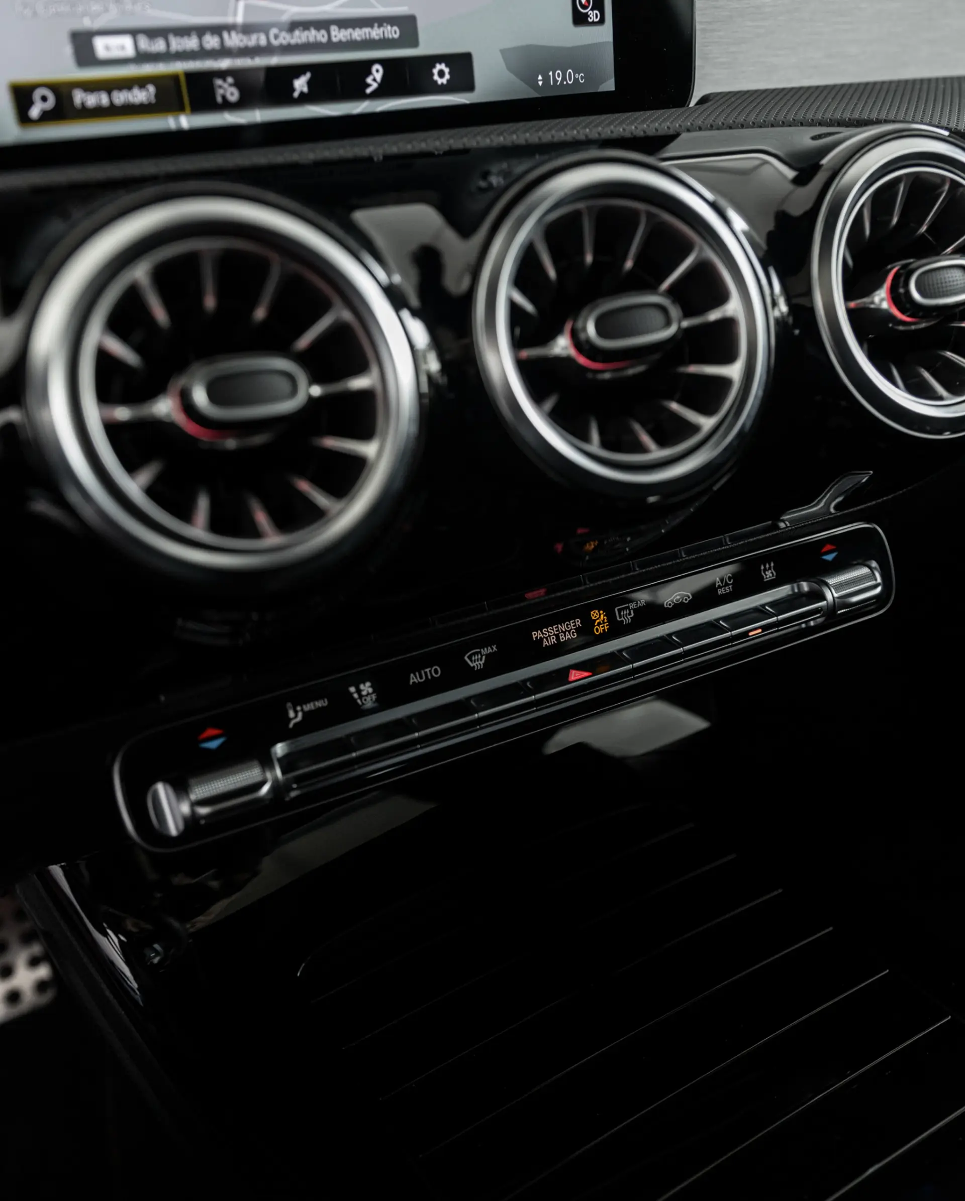 Mercedes-Benz CLA 250 e Shooting Brake AMG Line 14