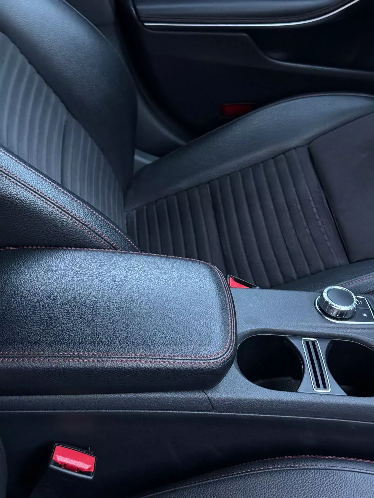 Mercedes-Benz CLA 45 AMG 4-Matic (2016-2018) 6