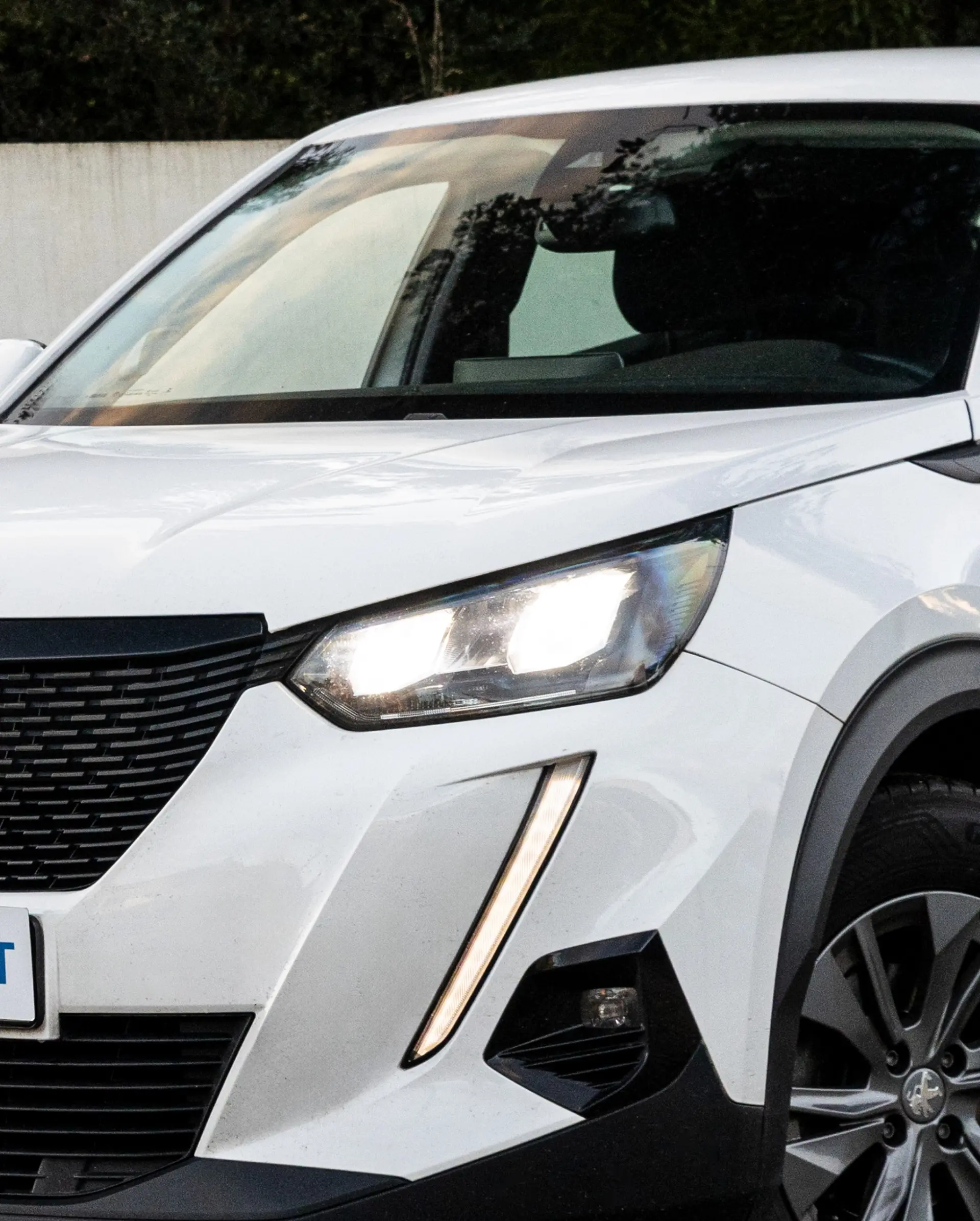 Peugeot 2008 PureTech 130 EAT8 Allure 6