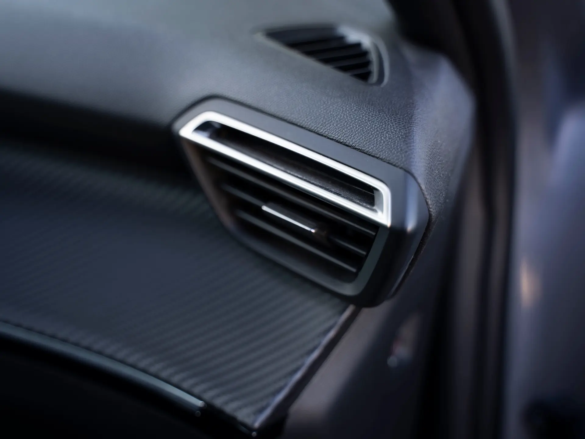 Peugeot e-2008 50 kWh GT Pack 9
