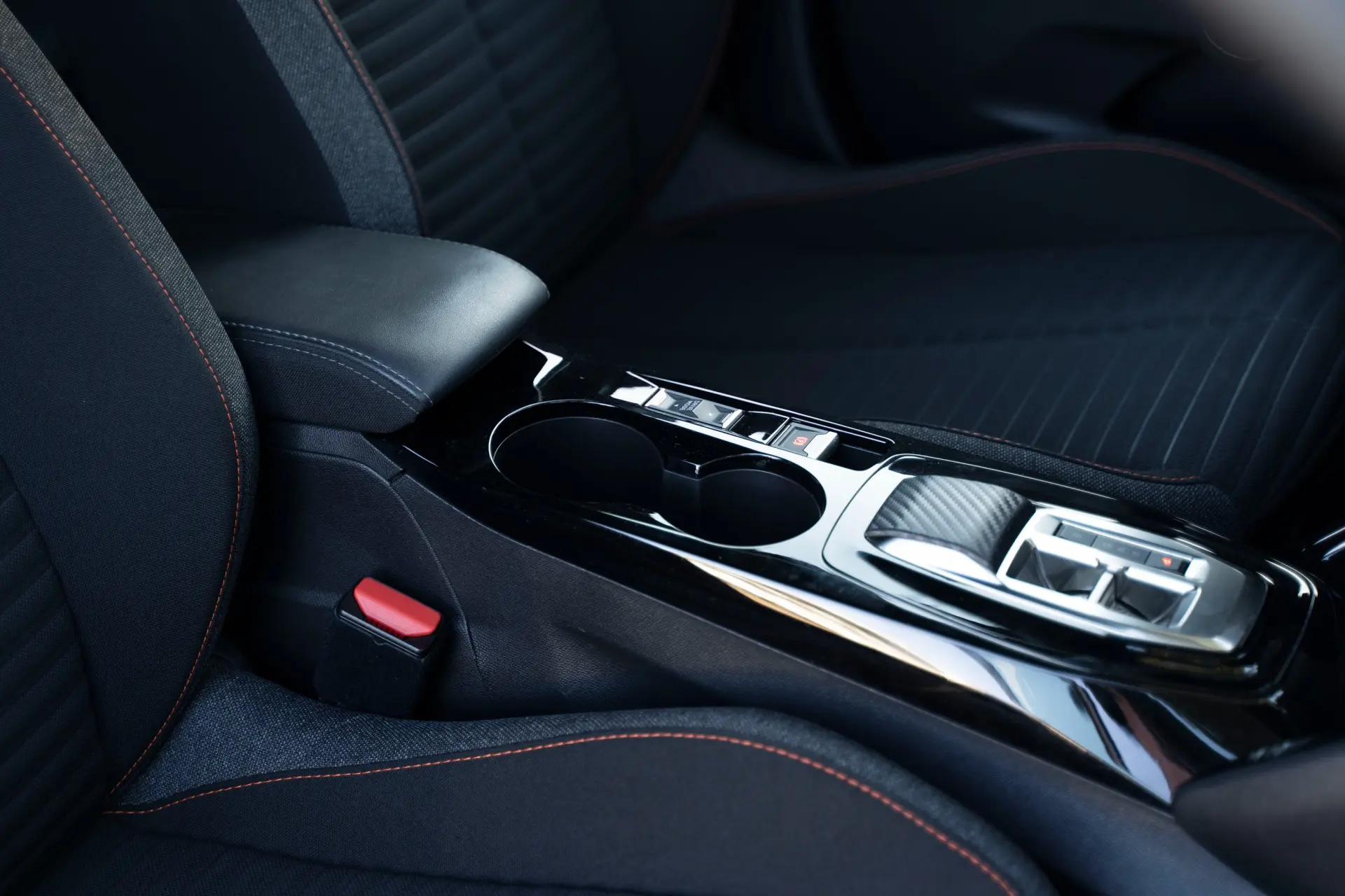 Peugeot e-2008 50 kWh GT Pack 7