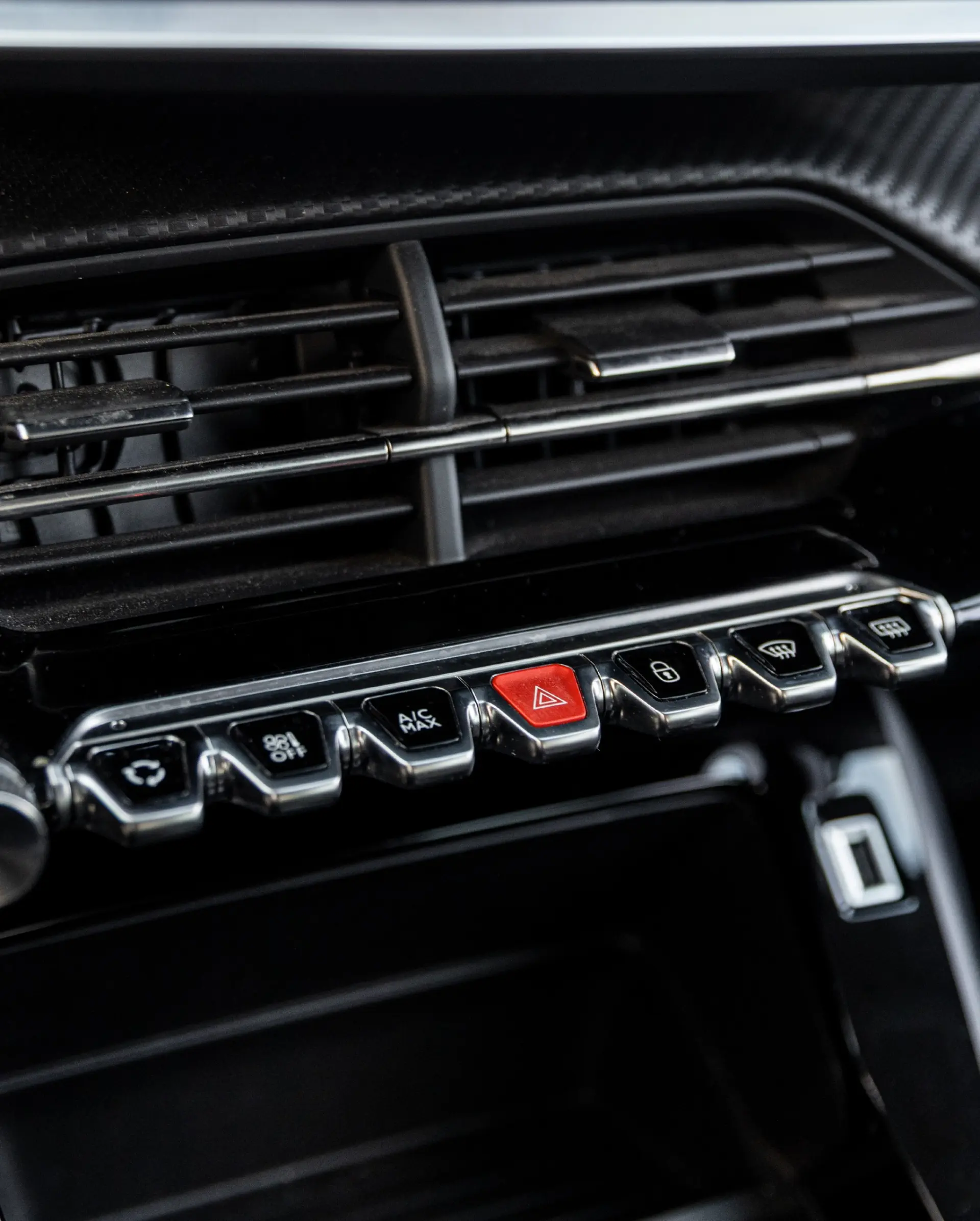 Peugeot 2008 PureTech 130 EAT8 Allure 9