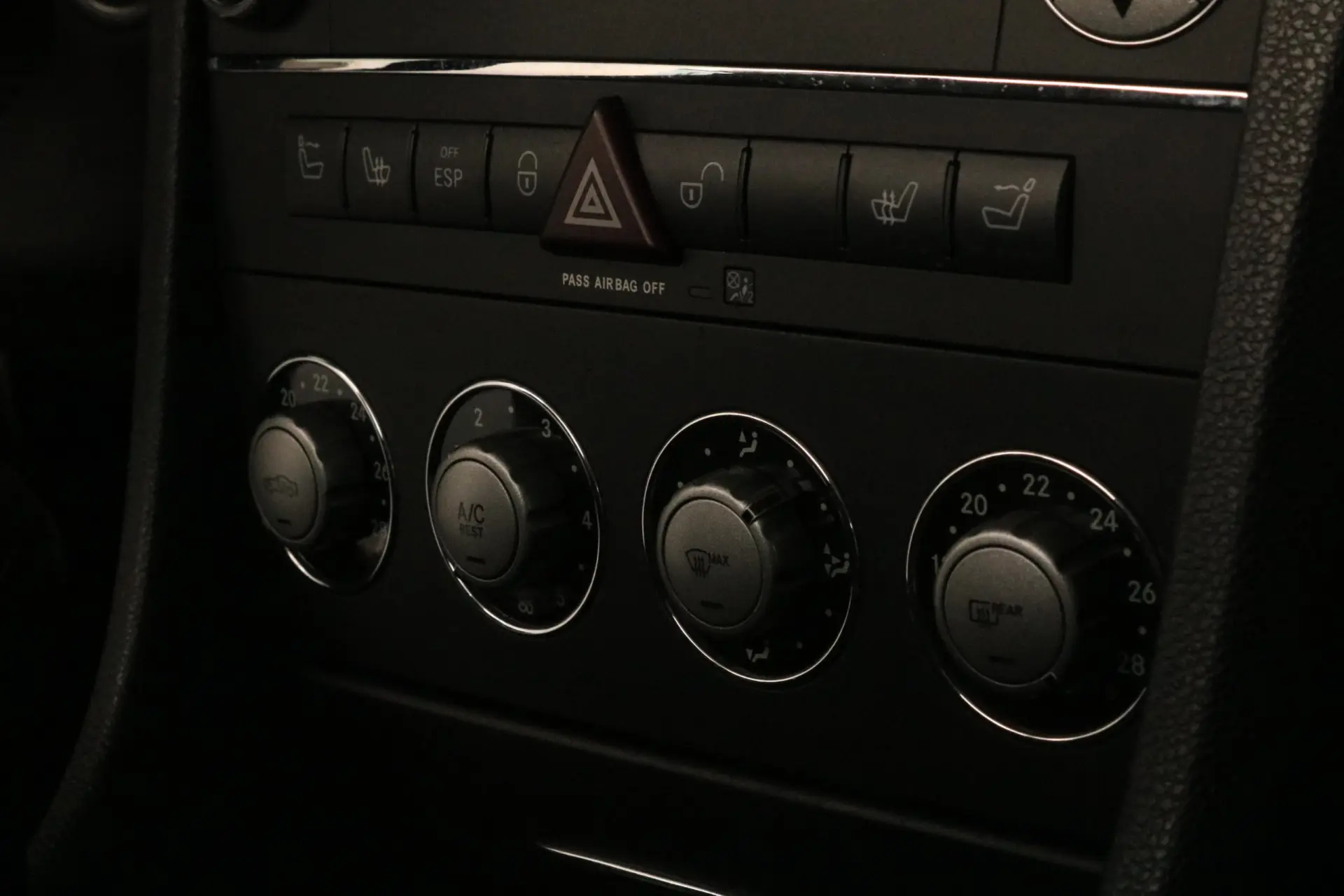 Mercedes-Benz SLK 200 K (2004-2010) 23