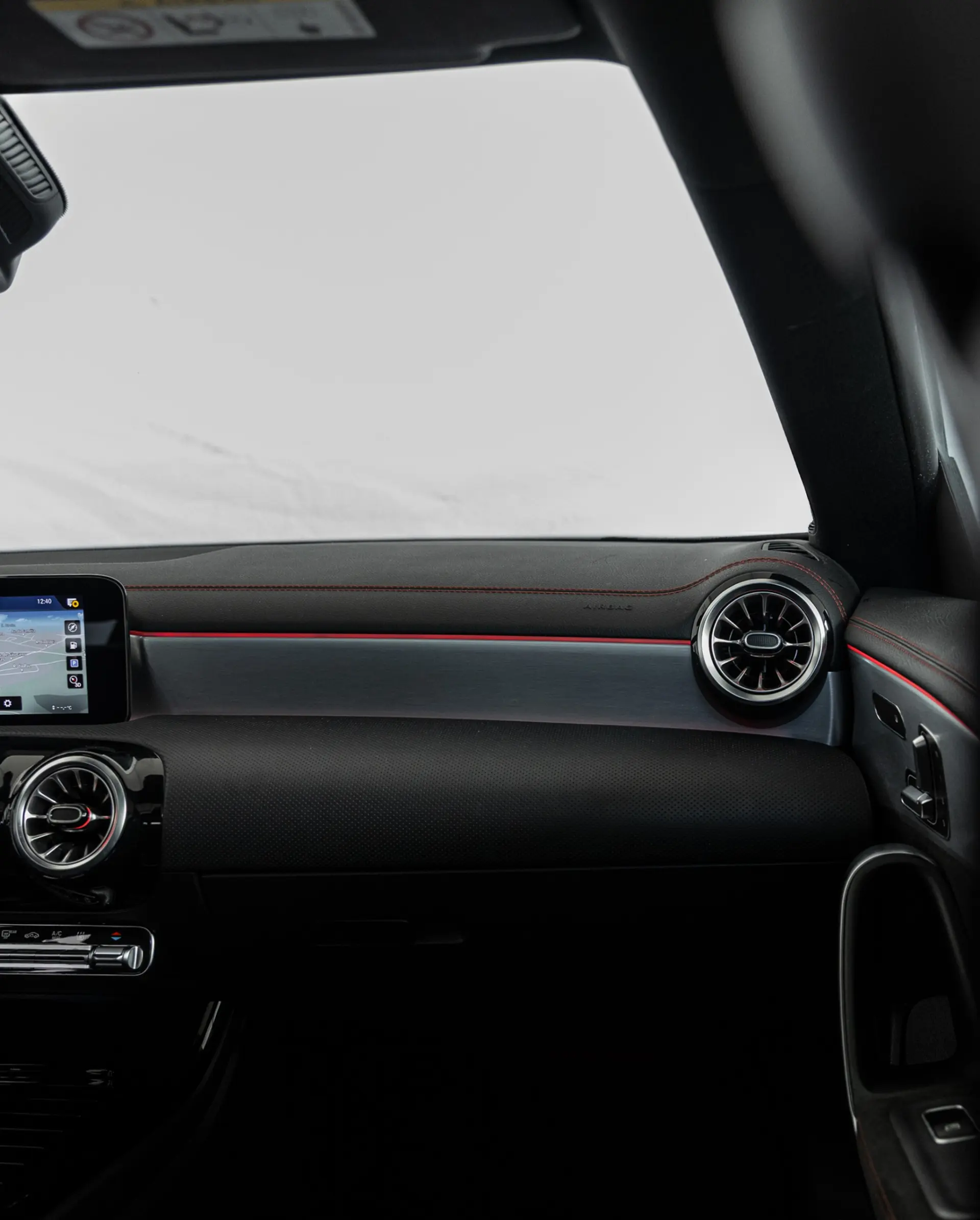 Mercedes-Benz CLA 250 e Shooting Brake AMG Line 24