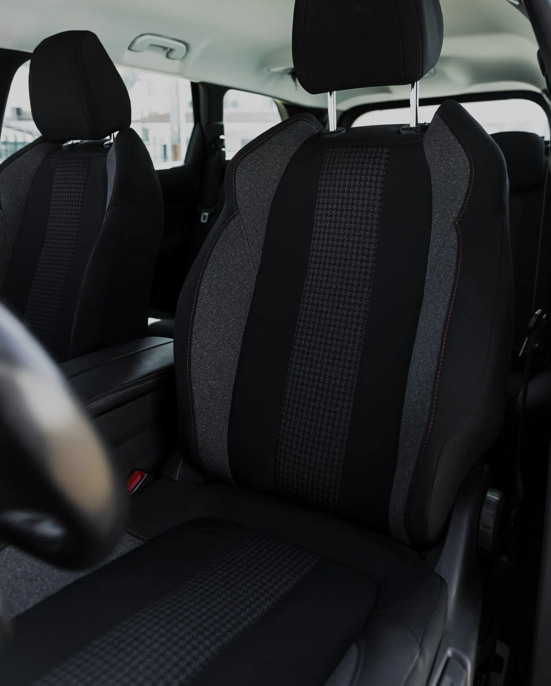 Peugeot 2008 1.2 PureTech Allure EAT8 21