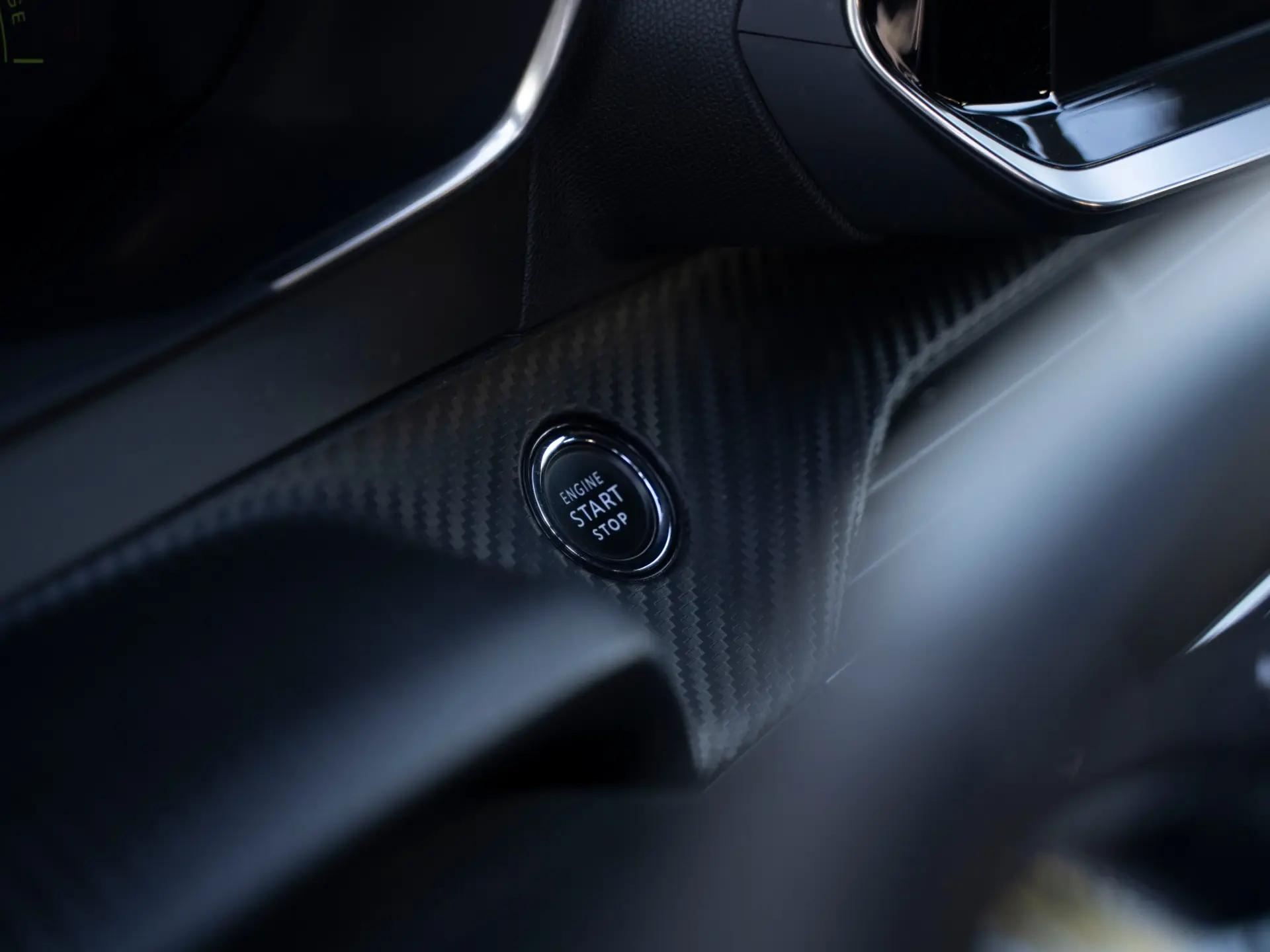 Peugeot e-2008 50 kWh GT Pack 19