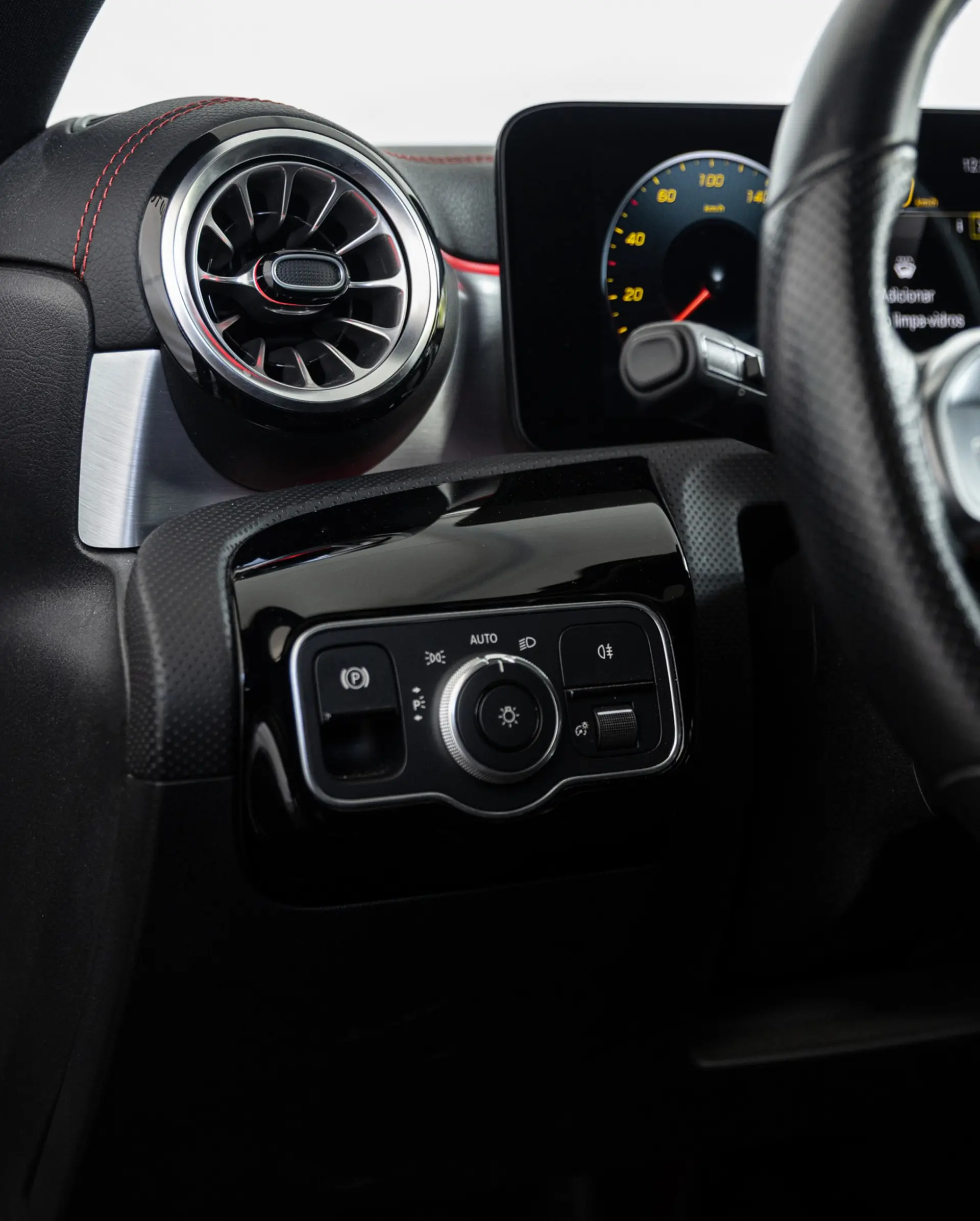 Mercedes-Benz CLA 250 e Shooting Brake AMG Line 30