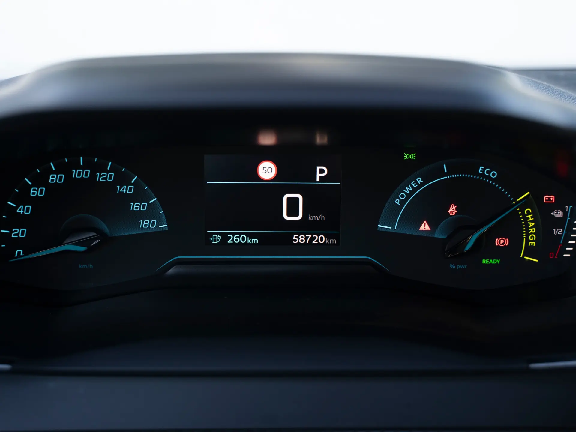 Peugeot e-2008 50 kWh GT Pack 21