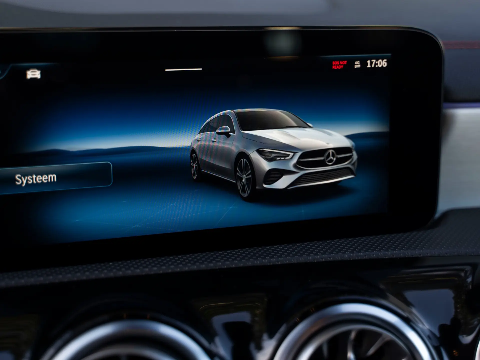 Mercedes-Benz CLA 250 e Shooting Brake AMG Line 16