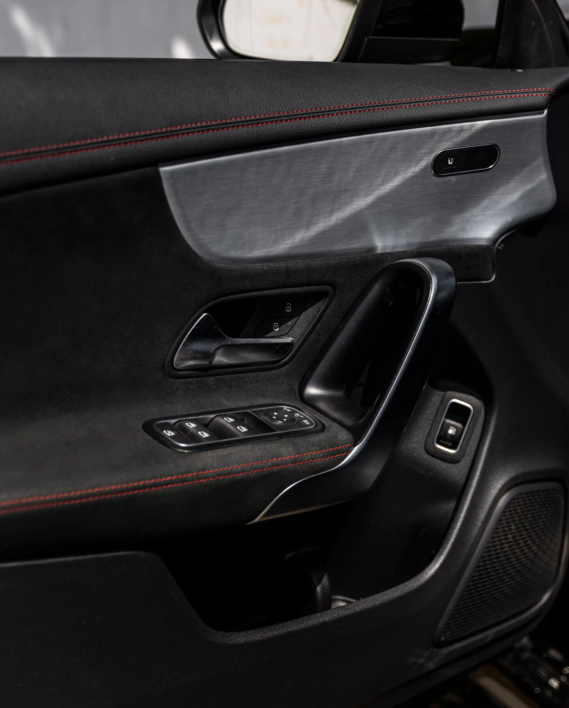 Mercedes-Benz CLA 250 e Shooting Brake AMG Line 13
